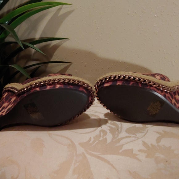 COLIN STUART SUEDE CHEETAH WEDGE SHOES - Picture 3 of 4